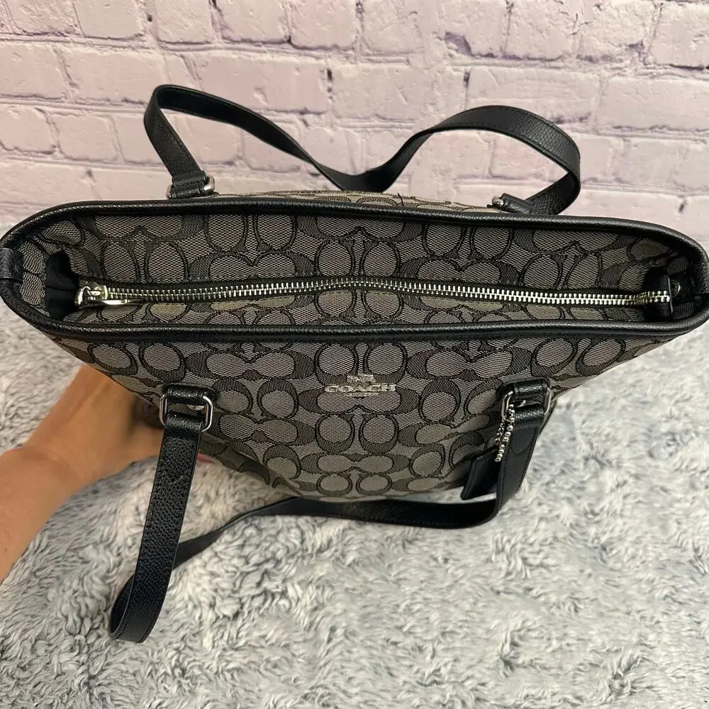 Coach Signature Monogram Canvas Tote Shoulder Bag Black & Gray Zip Closure